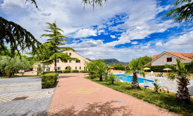 Pergusa House | 260 m² House ∙ 6 bedrooms ∙ 14 guests