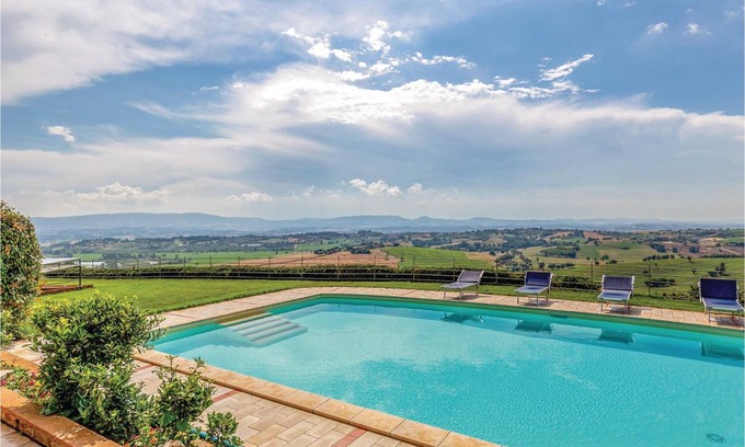 Castiglione del Lago House | 260 m² House ∙ 7 bedrooms ∙ 18 guests