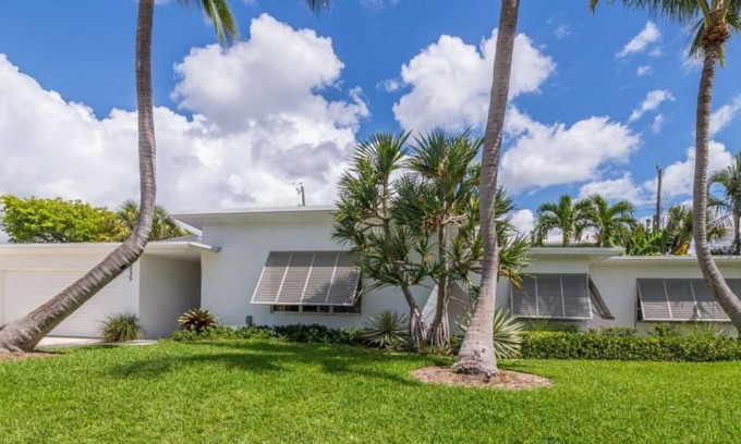 Southside House | 264 m² House ∙ 3 bedrooms ∙ 6 guests
