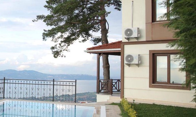 Sapanca Villa | 267 m² Villa ∙ 4 bedrooms ∙ 12 guests
