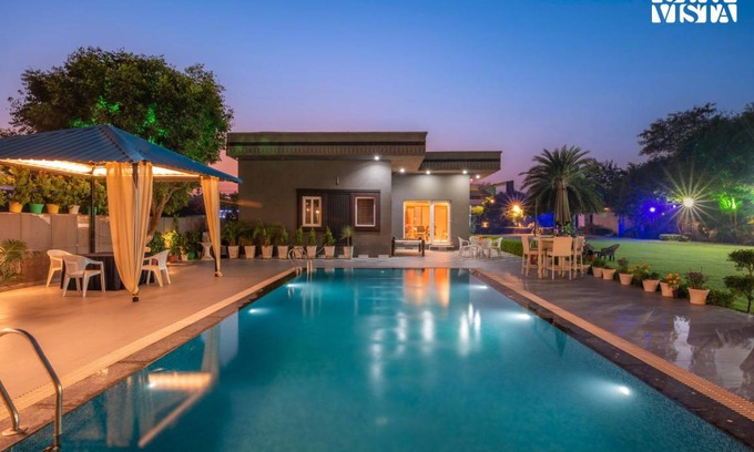 Faridabad Villa | 269 m² Villa ∙ 6 bedrooms ∙ 20 guests