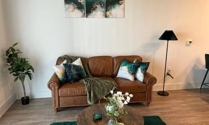 Pflugerville Apartment | 27 Cozy King w Resort Amenities