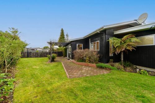Te Anau House | 27 on Henry - Te Anau Holiday Home