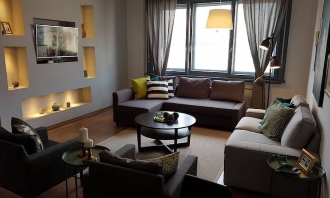 Palace District Apartment | 27 Shades of Green (146sq.m Central 4 Room 3 Bath)