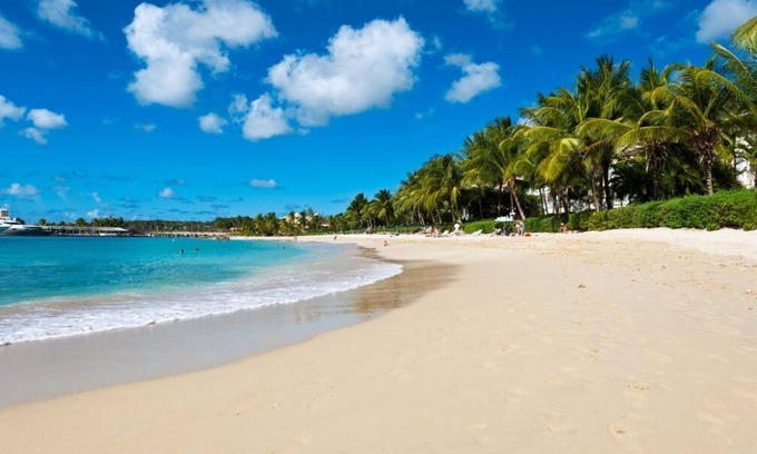 Douglas Apartment | #271 Beautiful Beach Front Exceptional Luxury Apartment in Port St Charles.