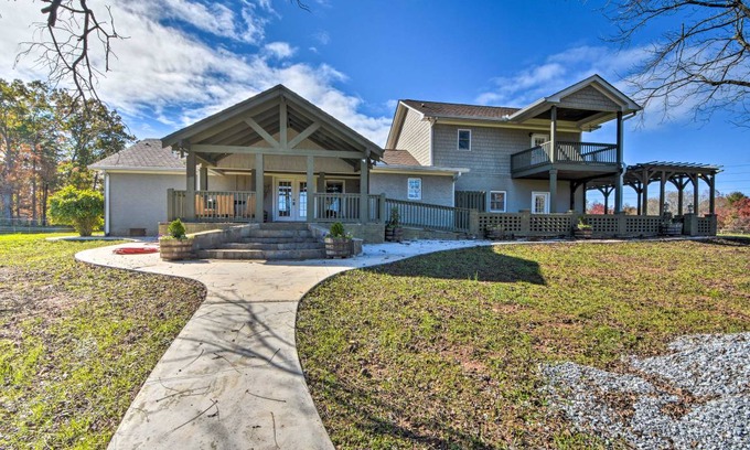 Clarkesville House | 278 m² House ∙ 5 bedrooms ∙ 13 guests