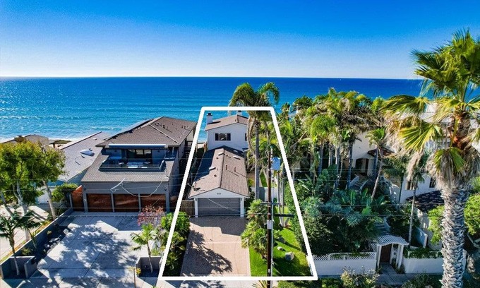 Leucadia House | 279 m² House ∙ 3 bedrooms ∙ 7 guests