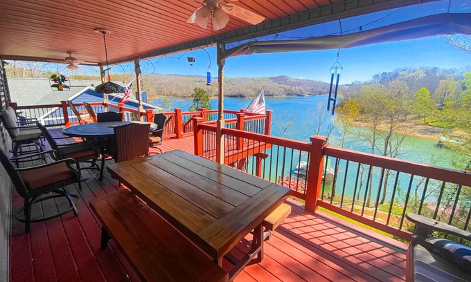 Rock Harbor House | 279 m² House ∙ 6 bedrooms ∙ 16 guests