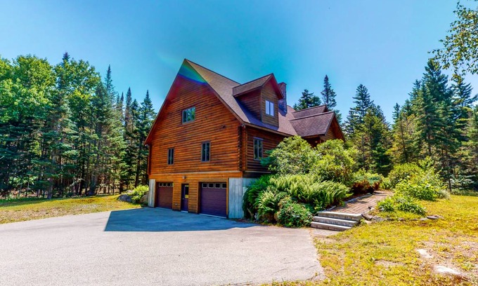Twin Mountain House | 279 m² House ∙ 3 bedrooms ∙ 8 guests