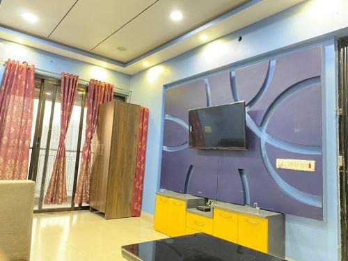 Thane West Apartment | 27th floor 2BHK near Viviana Mall with Balcony & Car Parking