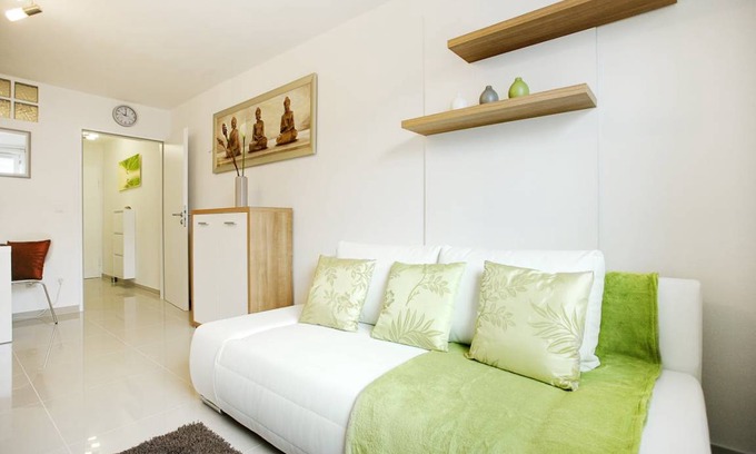 Neuschwabing Apartment | 28 m² Apartment ∙ 1 bedroom ∙ 2 guests