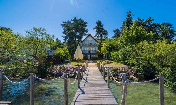 Siofok-Szabadifurdo House | 280 m² House ∙ 8 bedrooms ∙ 16 guests