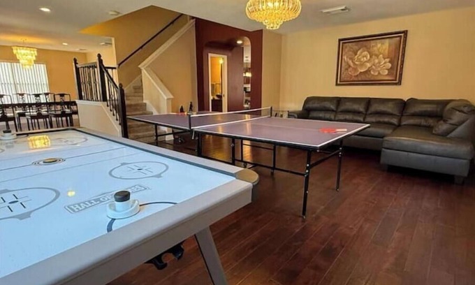 North San Antonio - SAT House | 281 & 1604 6 beds ping pong & air hockey table