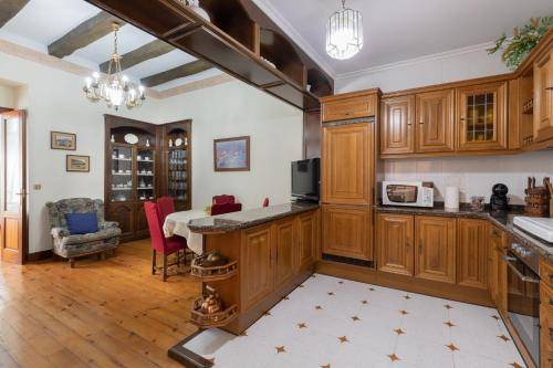 Lekeitio Apartment | 281 m² Apartment ∙ 4 bedrooms ∙ 8 guests