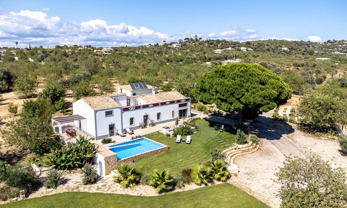 Loule House | 285 m² Finca ∙ 9 bedrooms ∙ 17 guests