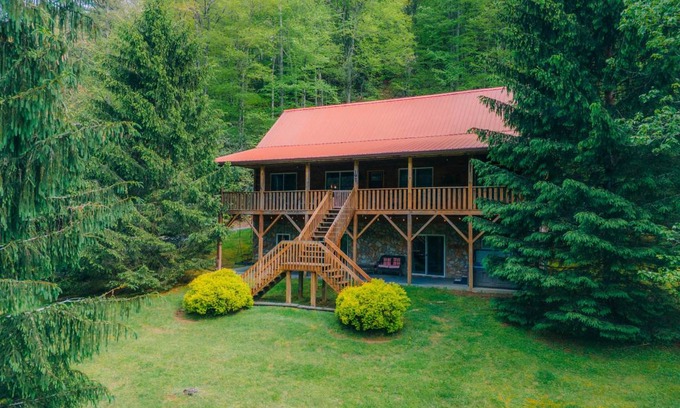 Fleetwood Cabin | 288 m² Cabin ∙ 3 bedrooms ∙ 10 guests