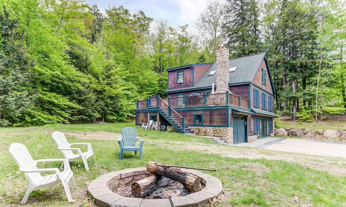 Bartlett House | 29 Falcon Loop