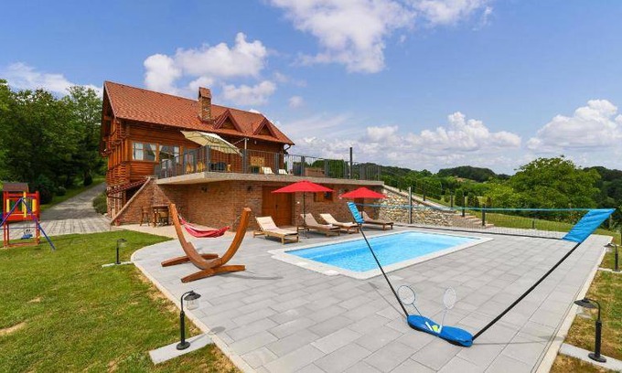 Veliko Trgovisce House | 294 m² House ∙ 3 bedrooms ∙ 6 guests