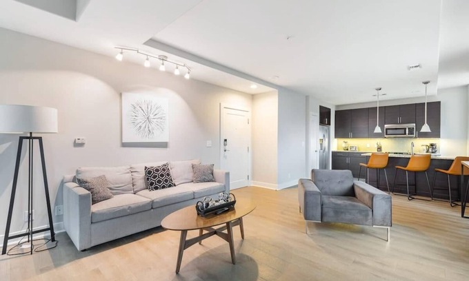 Downtown Baltimore Apartment | 2B/2BA Distinguished Apartment, Rooftop Pool & Gym
