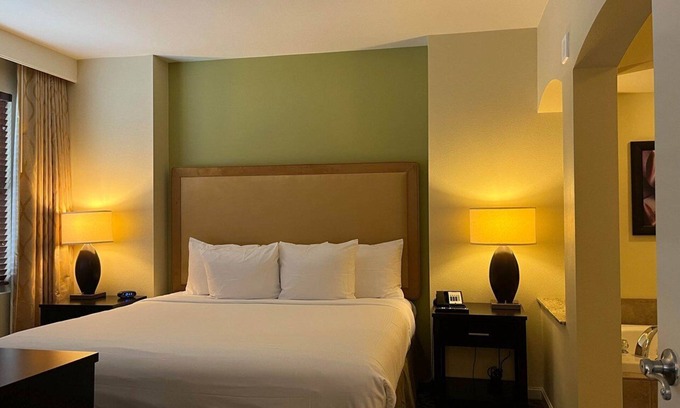 Enterprise House | 2B/2Bath SLEEPS 8 @Resort located at south end of strip. Casino/3mi to stadium