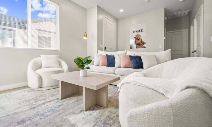 Peoria Apartment | 2B2B Free Parking & Premium Beds