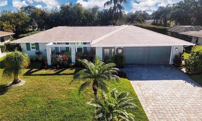 The Meadows House | 2Bd 2Ba Get Away In The Prestigious Meadows Community! Golf, Tennis, and More!