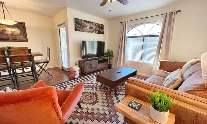 Tucson Condo | 2bd Condo in Gated Community with Heated Pools & Gym