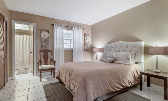 Brandon Apartment | 2Bed 2Bath APT in heart of Brandon TPA Suburb