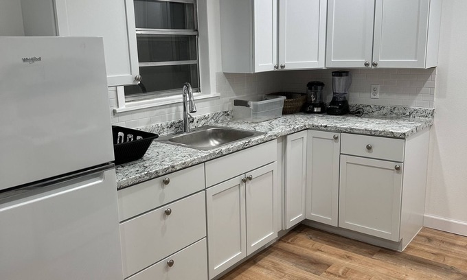 Peoria House | 2Bedroom Home away from home