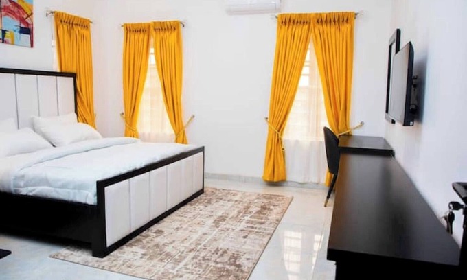 Alimosho Apartment | 2bedroom with POOL, GYM, Wi-Fi, 24hrs power