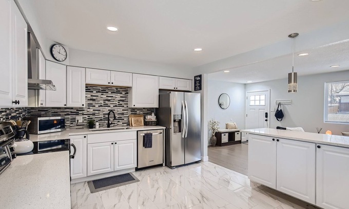 Lamar Heights Area Apartment | 2BR/1B Private Home, EV Charger, Pet Friendly, Close to DT