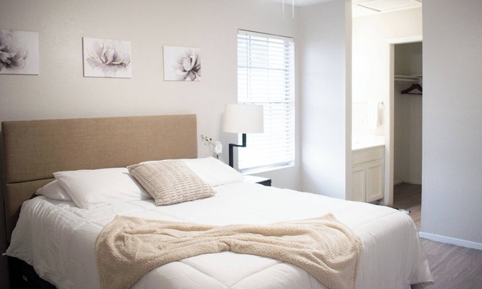 Heritage Hills Apartment | 2BR 1BA 10mins Downtown UT Domain and Samsung Pool- Walkin Public Transportation