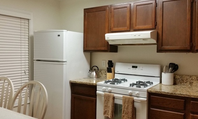 Gaithersburg Condo | 2BR/1BA Private Condo W/Terrace Patio