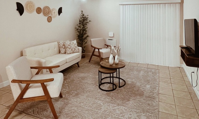 Gainesville Apartment | 2BR Across UF/Shands – Walk to Campus & Hospitals!