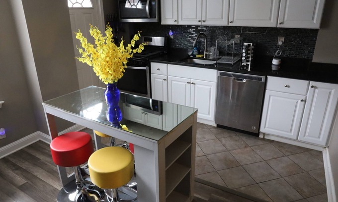 Downtown Baltimore House | 2BR Amenity Haven based in BEAUTIFUL Baltimore!