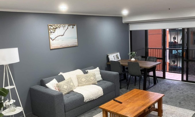 Grafton Apartment | 2br apartment with balcony and free carpark