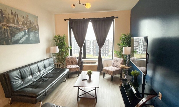 Elizabeth Apartment | 2BR apt near EWR 9760