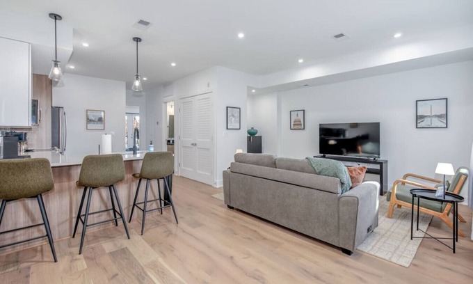 Southeast Hotel | 2BR Capitol Hill Apt w/Balcony - 3 Min to Metro!