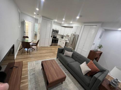 Park View Apartment | 2BR Columbia Heights APT Walk 2 Metro & Shops
