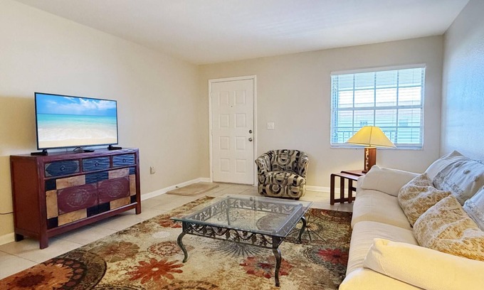 Englewood South Condo | 2BR Condo – Clubhouse, Pool, Near Beaches