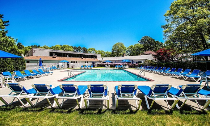 Mashpee Condo | 2BR Condo in Cape Cod w/Patio & Laundry