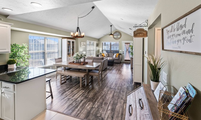 Branson West Condo | 2BR Condo ~ Near SDC ~ 2 Pools ~ Golf Onsite ~ FREE TICKETS INCLUDED! (SB 9-5)