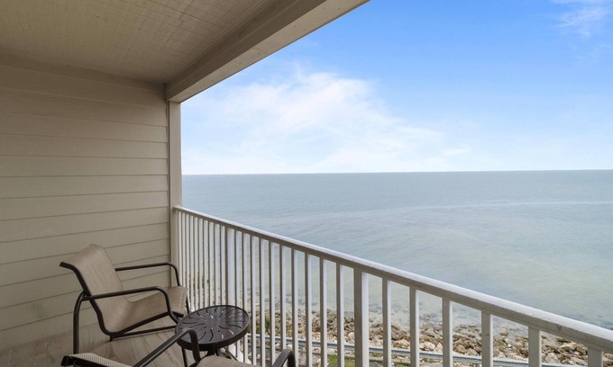 Rocky Point Condo | 2BR Condo w/Bay View, Full Kitchen & Pool