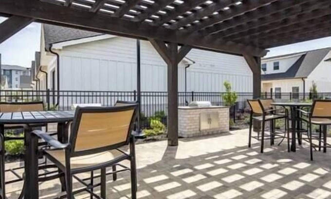 Madison Villa | 2BR Cozy Villa-King Suite| great location