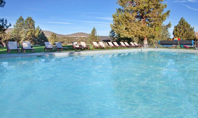 Redmond Apartment | 2BR Desert Sky Cabin with Hot Tub
