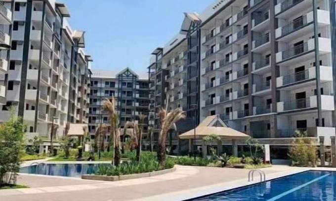 Bacoor City Condo | 2Br DMCI Condo near Airport & MOA. FREE PARKING!