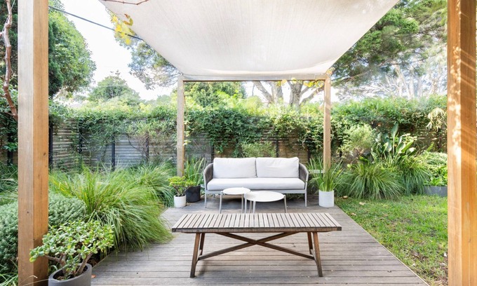 Elsternwick House | 2BR Elsternwick Escape with Courtyard