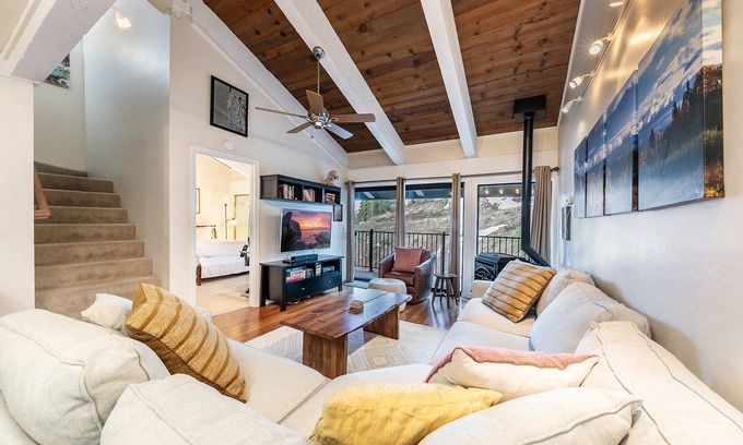 Alpine Meadows Condo | 2BR Mins to Alpine Base Area Palisades