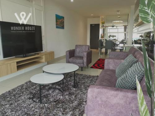 Taman Century Apartment | 2BR Modern Stay at D'Esplanade Residence above KSL Mall