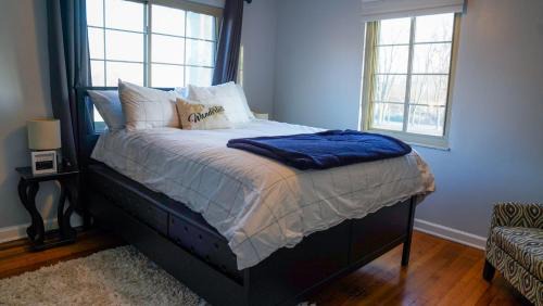 Near East Columbus House | 2BR near Airport Franklin Park and Downtown